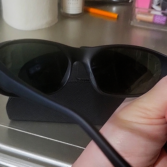 Black Ray-Ban soft matte black made in Italy sunglasses - Picture 4 of 10